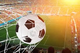 曼城又闪崩！防线两送大礼+被皇马狂轰20脚 欧冠主场34场不败终结